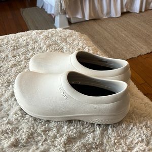 White Healthcare Women’s Crocs